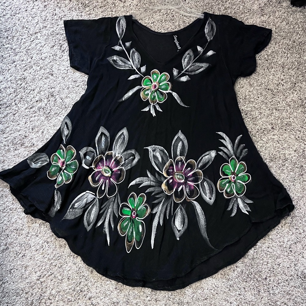 Chic Black Floral Tunic with Green Accents